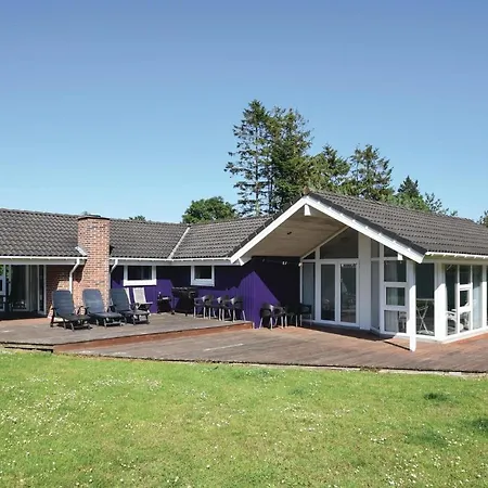 Pet Friendly In Rudkobing With Outdoor Swimming Pool Holiday home Spodsbjerg